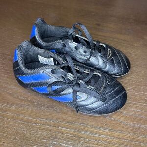 Kids Adidas soccer cleats - size 10 toddler